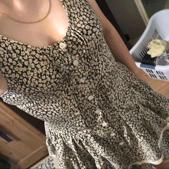 "Wings" vintage dress w/flowers and hourglass silhouette you just can’t capture! - Picture 4 of 11